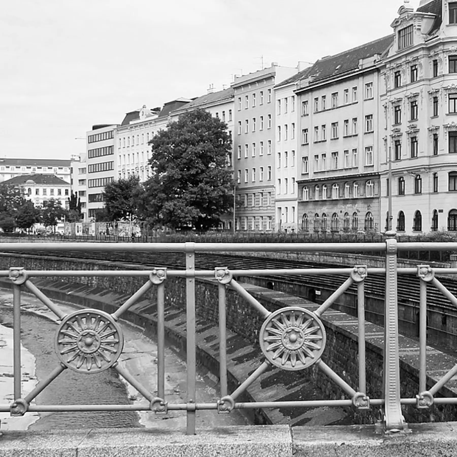 OTTO BANGLE – Bild 4